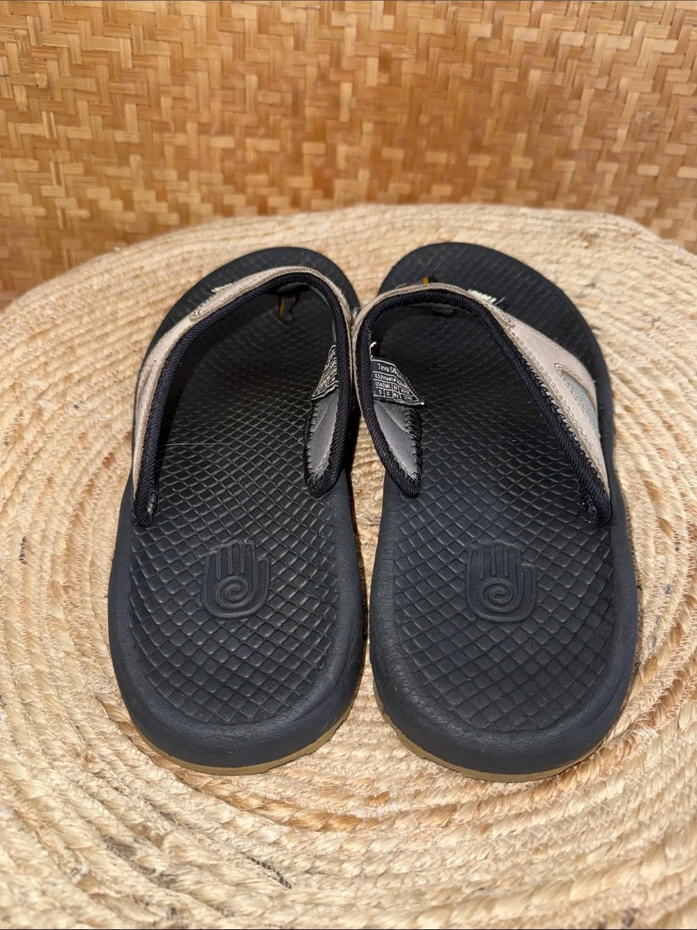 Teva Mush II Leather Flip Flop Sandals Men’s US 9 Taupe Comfort